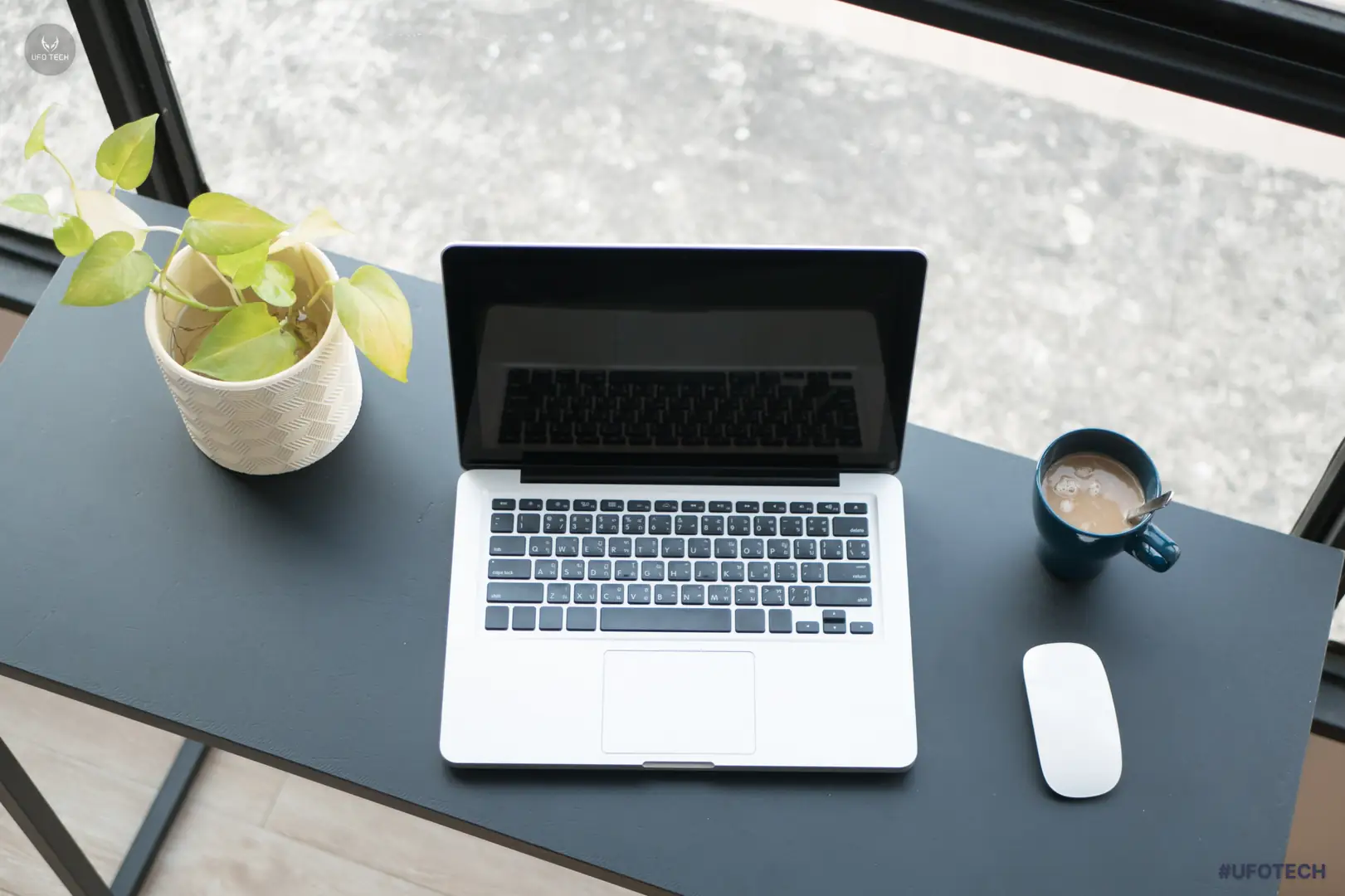 Bảo Vệ MacBook Khỏi Nước Và Ẩm Mốc, Hơi Nóng: 5 Sai Lầm Cần Tránh Ngay