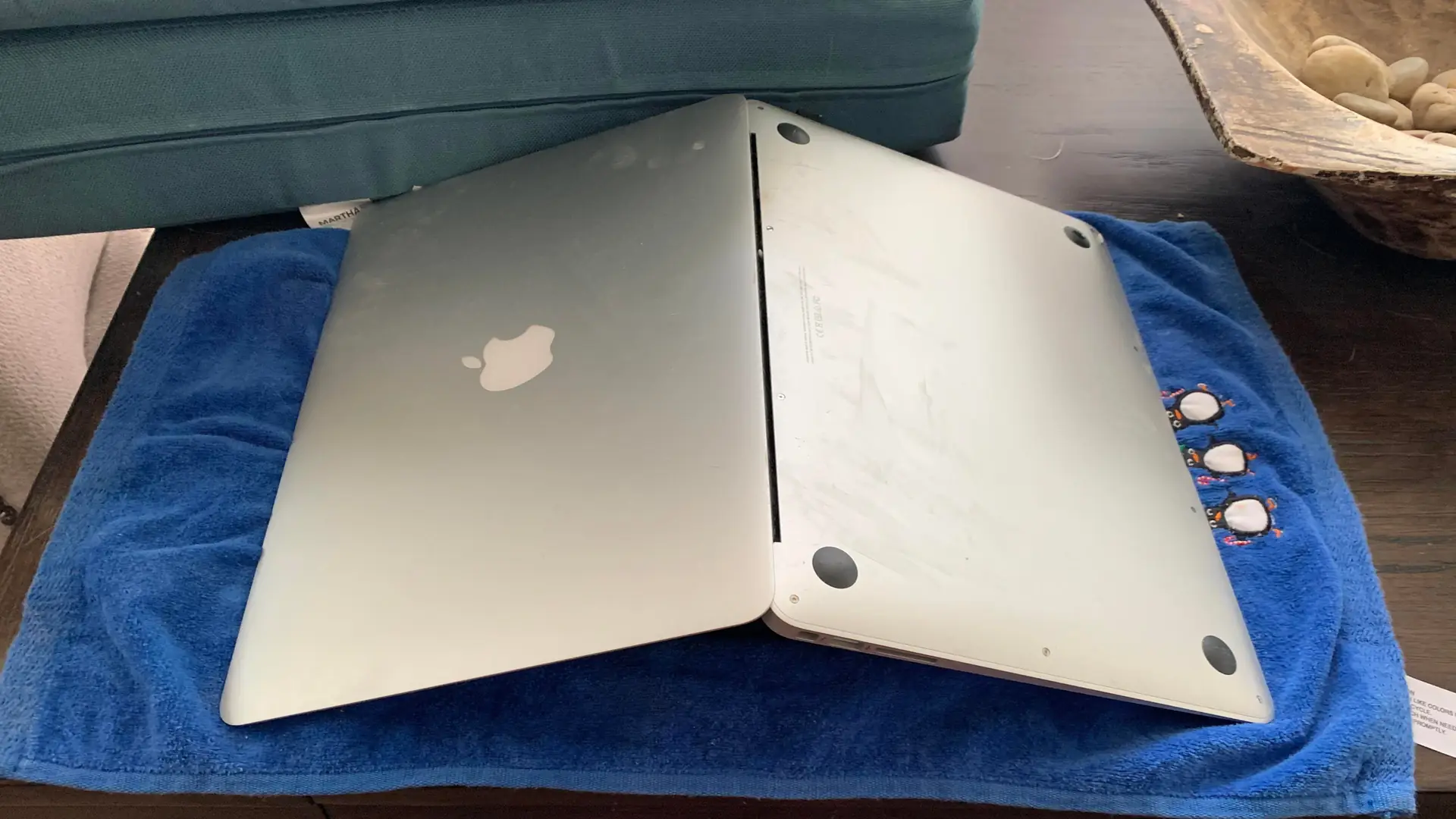 Cách xử lý khi bị đổ nước vào bàn phím MacBook 