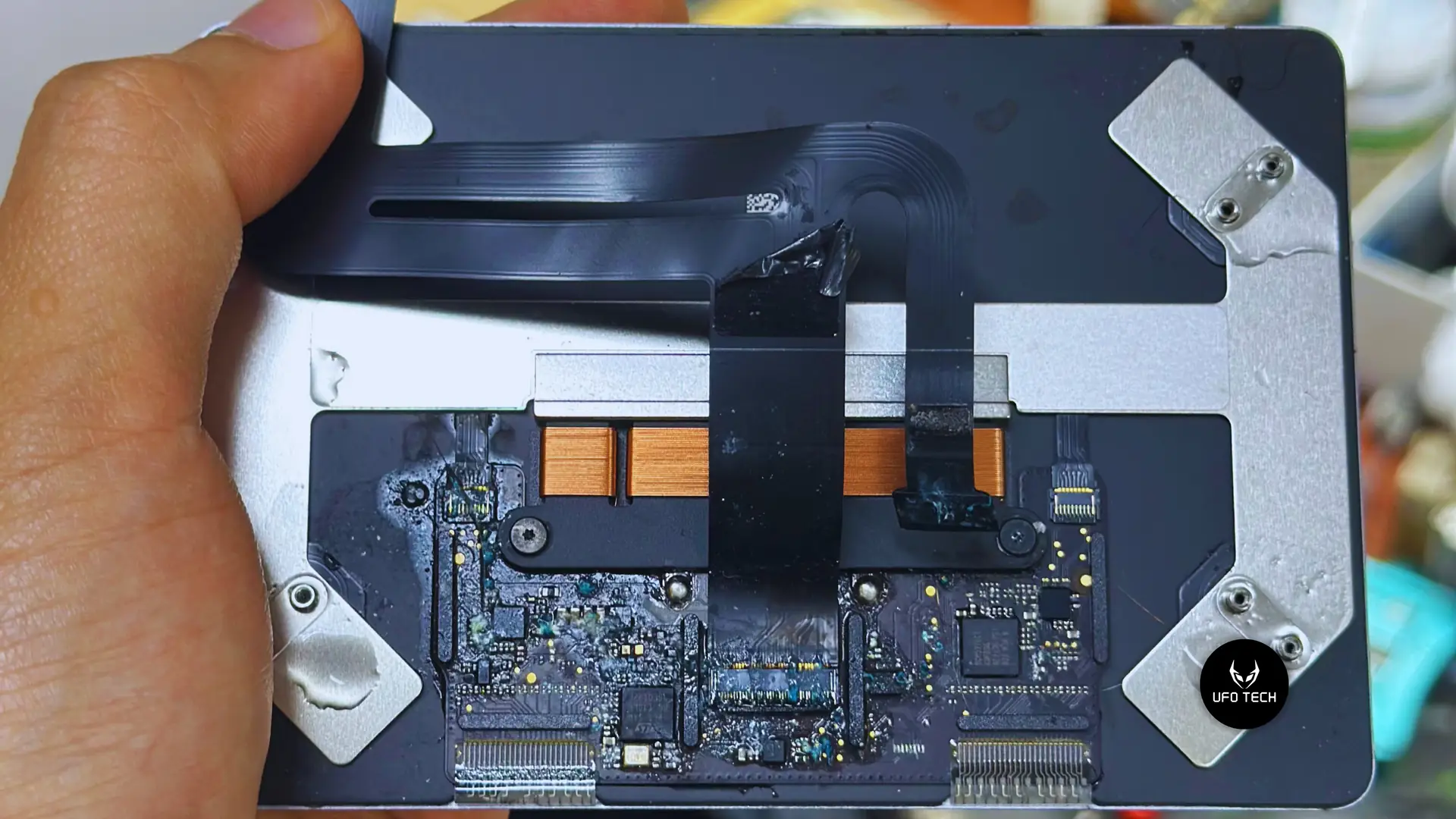 Trackpad MacBook không click được: Nguyên nhân và cách xử lý dứt điểm