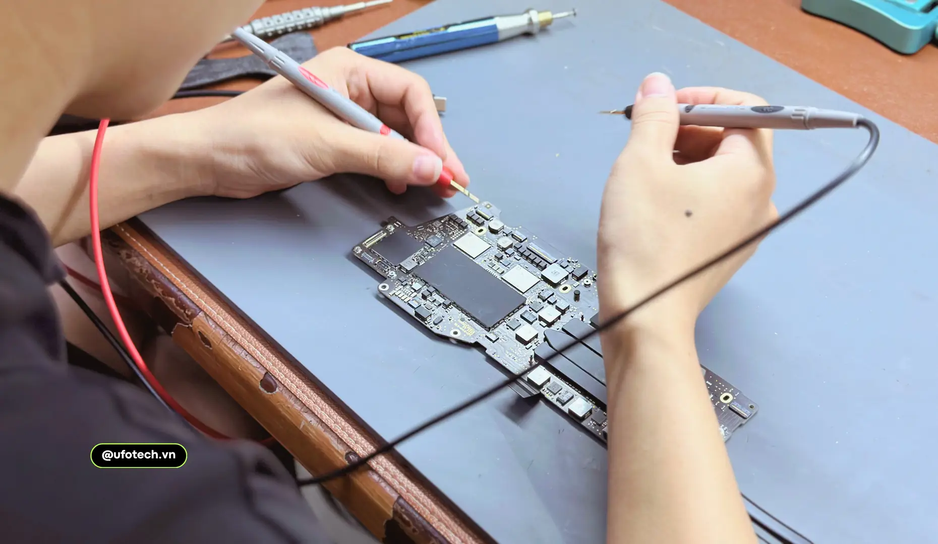 Lỗi IC nguồn là nguyên nhân khiến MacBook bị restart liên tục