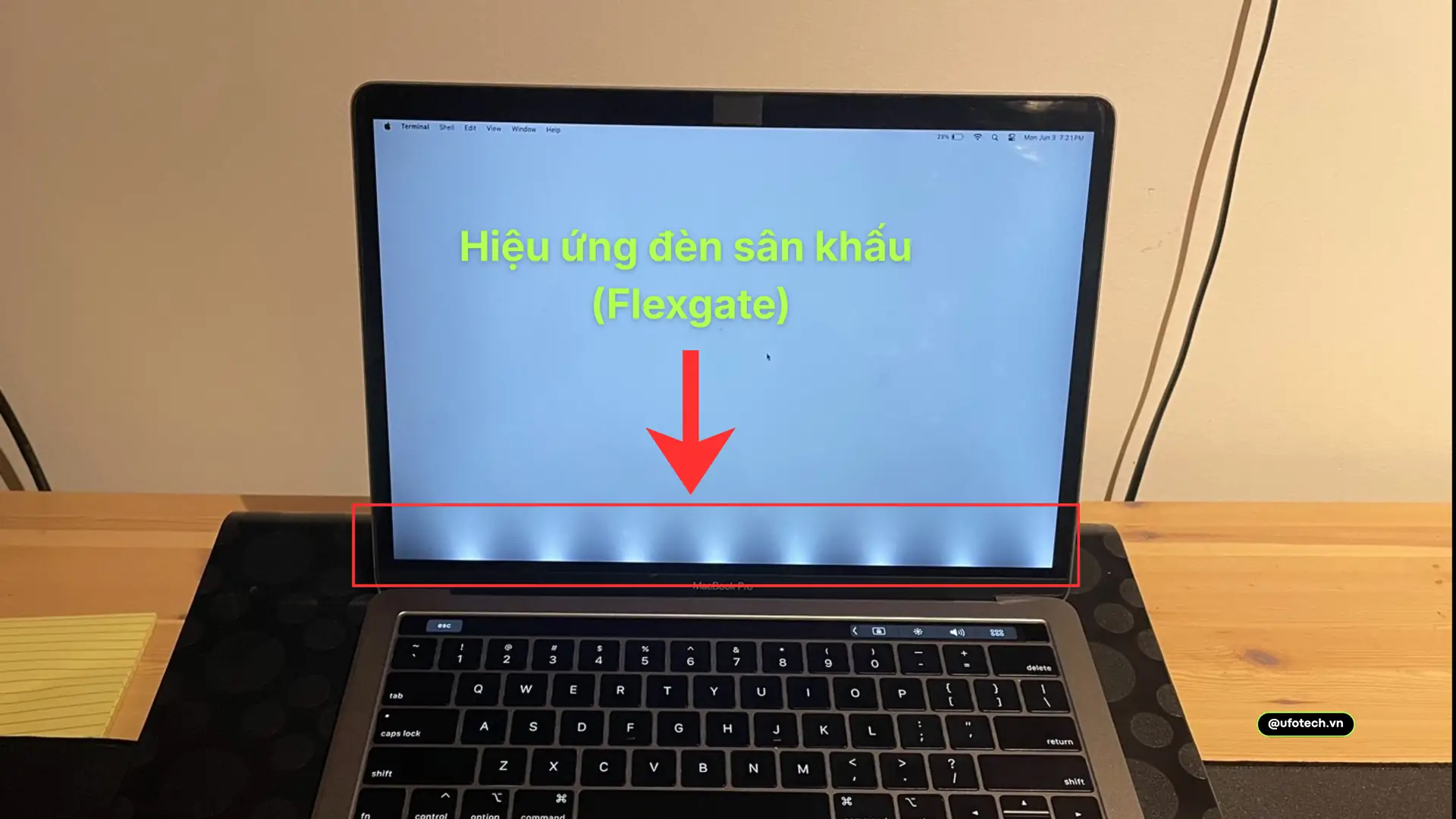 Đứt cáp màn hình MacBook Pro