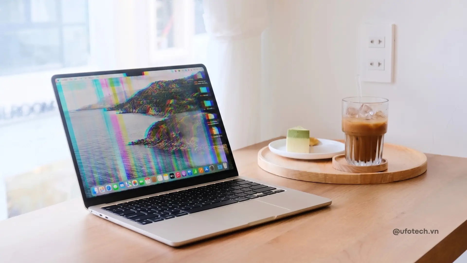 Dấu hiệu màn hình MacBook bị nhòe màu và mờ chữ