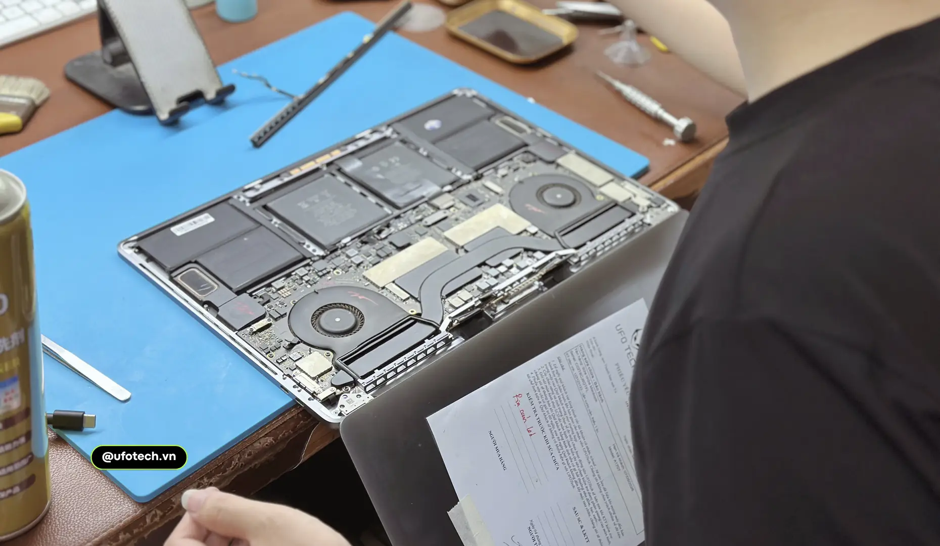 thay màn hình MacBook lấy ngay