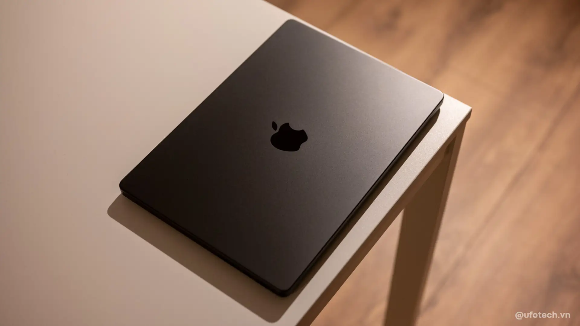 Apple có thể ra mắt MacBook Ultra với hai kích thước và công nghệ màn hình OLED độc bản